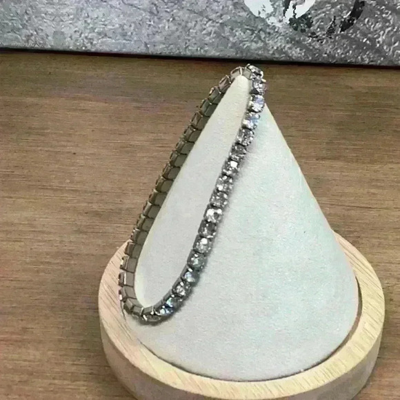 Silver Rhinestone Stretch Bracelet Vintage - Picture 2 of 5